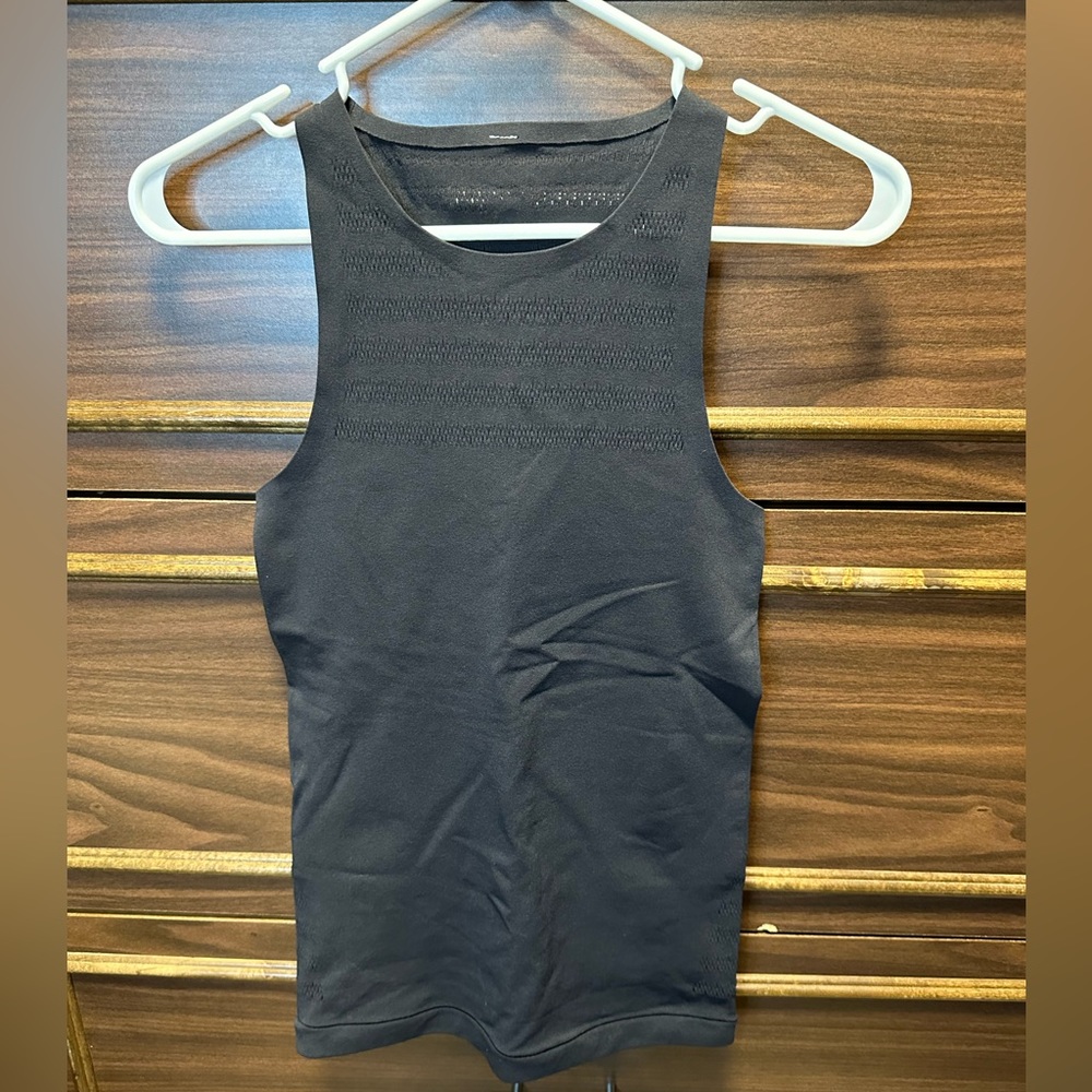 Lululemon Reveal Tank (Stripes) P2P 13.5” Size 4?
